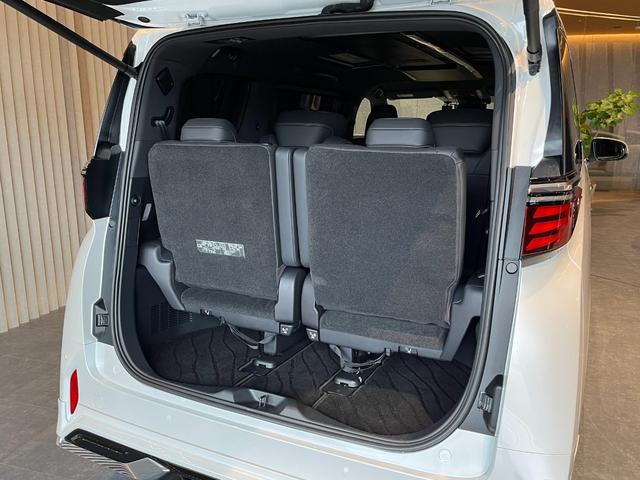 アルファード Ｚ　モデリスタ　（Ｆ・Ｓ・Ｒ）・ドレスアップマフラー／左右独立ムーンルーフ／デジタルインナーミラー／カラーＨＵＤ／スペアタイヤ／パノラミックビューモニター／３眼ＬＥＤヘッドライト／置くだけ充電（78枚目）