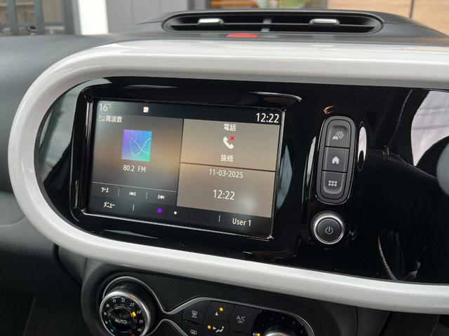 トゥインゴ ＥＤＣ　純正ディスプレイオーディオ／ＡｐｐｌｅＣａｒｐｌａｙ／Ｂｌｕｅｔｏｏｔｈ／ＵＳＢ／レーンアシスト／ＥＴＣ／コーナーセンサー／アイドリングストップ／純正１５インチアルミホイール（7枚目）