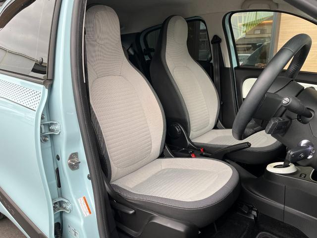 トゥインゴ ＥＤＣ　純正ディスプレイオーディオ／ＡｐｐｌｅＣａｒｐｌａｙ／Ｂｌｕｅｔｏｏｔｈ／ＵＳＢ／レーンアシスト／ＥＴＣ／コーナーセンサー／アイドリングストップ／純正１５インチアルミホイール（8枚目）