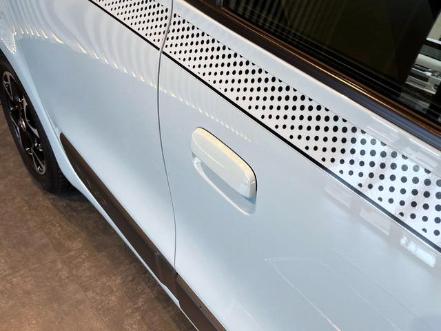 トゥインゴ ＥＤＣ　純正ディスプレイオーディオ／ＡｐｐｌｅＣａｒｐｌａｙ／Ｂｌｕｅｔｏｏｔｈ／ＵＳＢ／レーンアシスト／ＥＴＣ／コーナーセンサー／アイドリングストップ／純正１５インチアルミホイール（9枚目）