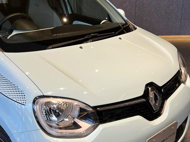 トゥインゴ ＥＤＣ　純正ディスプレイオーディオ／ＡｐｐｌｅＣａｒｐｌａｙ／Ｂｌｕｅｔｏｏｔｈ／ＵＳＢ／レーンアシスト／ＥＴＣ／コーナーセンサー／アイドリングストップ／純正１５インチアルミホイール（28枚目）