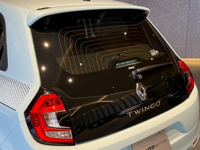 トゥインゴ ＥＤＣ　純正ディスプレイオーディオ／ＡｐｐｌｅＣａｒｐｌａｙ／Ｂｌｕｅｔｏｏｔｈ／ＵＳＢ／レーンアシスト／ＥＴＣ／コーナーセンサー／アイドリングストップ／純正１５インチアルミホイール（38枚目）