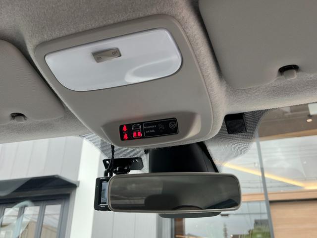 トゥインゴ ＥＤＣ　純正ディスプレイオーディオ／ＡｐｐｌｅＣａｒｐｌａｙ／Ｂｌｕｅｔｏｏｔｈ／ＵＳＢ／レーンアシスト／ＥＴＣ／コーナーセンサー／アイドリングストップ／純正１５インチアルミホイール（44枚目）