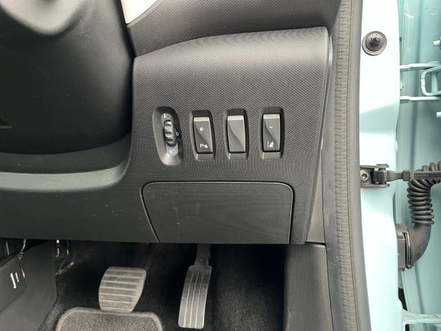 トゥインゴ ＥＤＣ　純正ディスプレイオーディオ／ＡｐｐｌｅＣａｒｐｌａｙ／Ｂｌｕｅｔｏｏｔｈ／ＵＳＢ／レーンアシスト／ＥＴＣ／コーナーセンサー／アイドリングストップ／純正１５インチアルミホイール（55枚目）