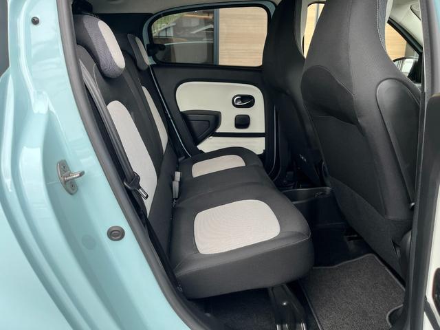 トゥインゴ ＥＤＣ　純正ディスプレイオーディオ／ＡｐｐｌｅＣａｒｐｌａｙ／Ｂｌｕｅｔｏｏｔｈ／ＵＳＢ／レーンアシスト／ＥＴＣ／コーナーセンサー／アイドリングストップ／純正１５インチアルミホイール（58枚目）