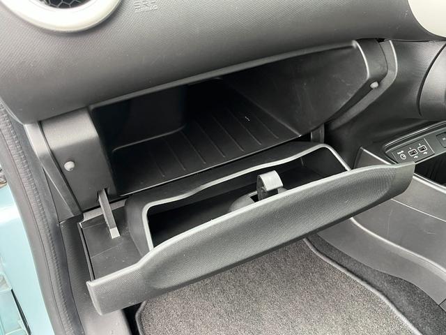 トゥインゴ ＥＤＣ　純正ディスプレイオーディオ／ＡｐｐｌｅＣａｒｐｌａｙ／Ｂｌｕｅｔｏｏｔｈ／ＵＳＢ／レーンアシスト／ＥＴＣ／コーナーセンサー／アイドリングストップ／純正１５インチアルミホイール（63枚目）