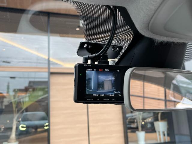 トゥインゴ ＥＤＣ　純正ディスプレイオーディオ／ＡｐｐｌｅＣａｒｐｌａｙ／Ｂｌｕｅｔｏｏｔｈ／ＵＳＢ／レーンアシスト／ＥＴＣ／コーナーセンサー／アイドリングストップ／純正１５インチアルミホイール（66枚目）