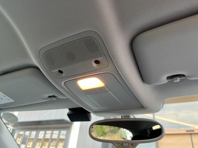 A1スポーツバック 1.0TFSI A1SB/MMIナビゲーション/コンビニエンスパッケージ/ナビキセノンプラスパッケージ/アドバンストパッケージ/パーキングシステム/コントラストルーフ/プライバシーガラス/ETC/シートヒーター/TV(42枚目)