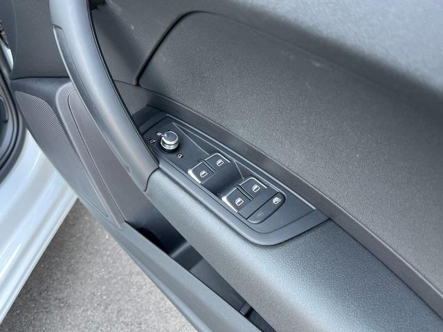 A1スポーツバック 1.0TFSI A1SB/MMIナビゲーション/コンビニエンスパッケージ/ナビキセノンプラスパッケージ/アドバンストパッケージ/パーキングシステム/コントラストルーフ/プライバシーガラス/ETC/シートヒーター/TV(58枚目)