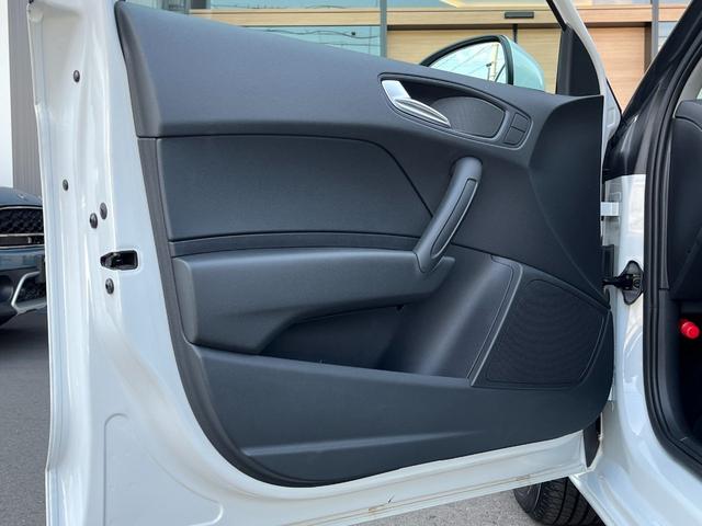 A1スポーツバック 1.0TFSI A1SB/MMIナビゲーション/コンビニエンスパッケージ/ナビキセノンプラスパッケージ/アドバンストパッケージ/パーキングシステム/コントラストルーフ/プライバシーガラス/ETC/シートヒーター/TV(63枚目)