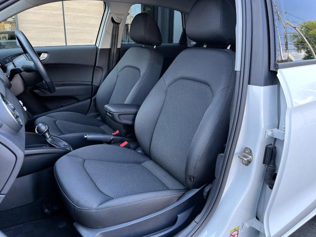A1スポーツバック 1.0TFSI A1SB/MMIナビゲーション/コンビニエンスパッケージ/ナビキセノンプラスパッケージ/アドバンストパッケージ/パーキングシステム/コントラストルーフ/プライバシーガラス/ETC/シートヒーター/TV(68枚目)
