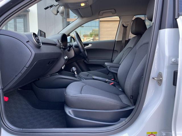 A1スポーツバック 1.0TFSI A1SB/MMIナビゲーション/コンビニエンスパッケージ/ナビキセノンプラスパッケージ/アドバンストパッケージ/パーキングシステム/コントラストルーフ/プライバシーガラス/ETC/シートヒーター/TV(69枚目)