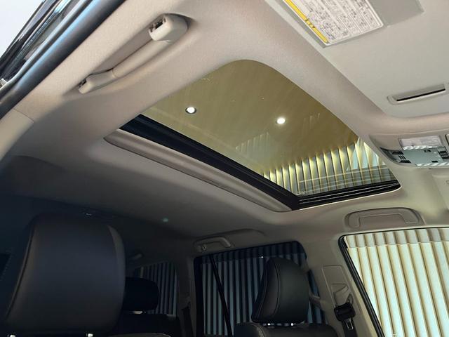 ランドクルーザープラド TX Lパッケージ ムーンルーフ/ブラックルーフレール/19インチ純正アルミホイール/モデリスタ フロントスポイラー/モデリスタ リアスカート/モデリスタリアスポイラー/純正OPウッド調ステアリング/アルパインナビ(7枚目)