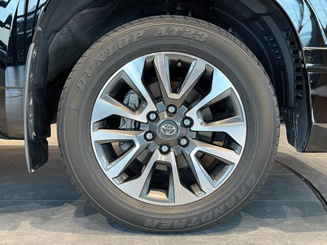 ランドクルーザープラド TX Lパッケージ ムーンルーフ/ブラックルーフレール/19インチ純正アルミホイール/モデリスタ フロントスポイラー/モデリスタ リアスカート/モデリスタリアスポイラー/純正OPウッド調ステアリング/アルパインナビ(11枚目)