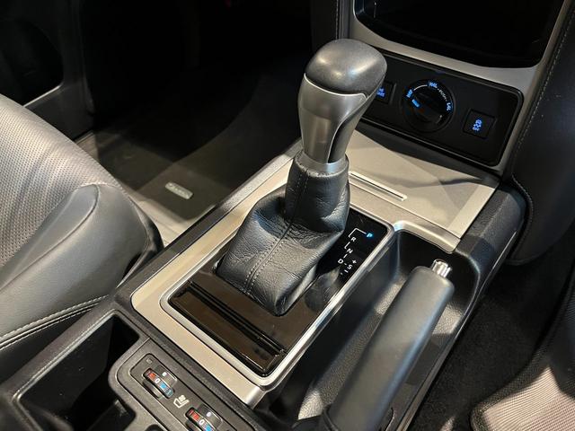ランドクルーザープラド TX Lパッケージ ムーンルーフ/ブラックルーフレール/19インチ純正アルミホイール/モデリスタ フロントスポイラー/モデリスタ リアスカート/モデリスタリアスポイラー/純正OPウッド調ステアリング/アルパインナビ(48枚目)