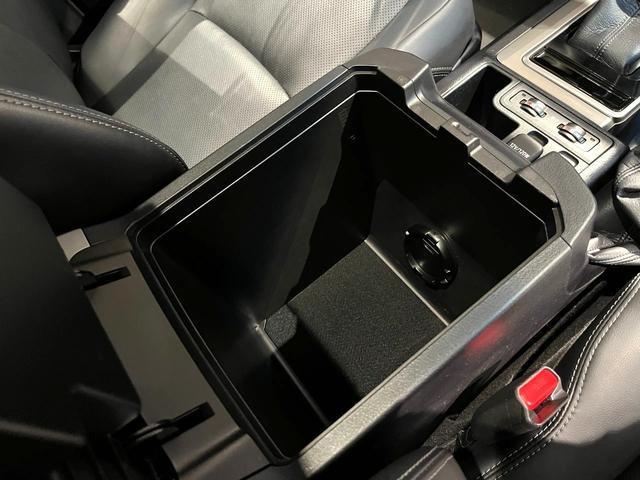 ランドクルーザープラド TX Lパッケージ ムーンルーフ/ブラックルーフレール/19インチ純正アルミホイール/モデリスタ フロントスポイラー/モデリスタ リアスカート/モデリスタリアスポイラー/純正OPウッド調ステアリング/アルパインナビ(53枚目)