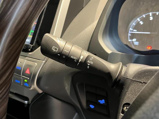 ランドクルーザープラド TX Lパッケージ ムーンルーフ/ブラックルーフレール/19インチ純正アルミホイール/モデリスタ フロントスポイラー/モデリスタ リアスカート/モデリスタリアスポイラー/純正OPウッド調ステアリング/アルパインナビ(56枚目)