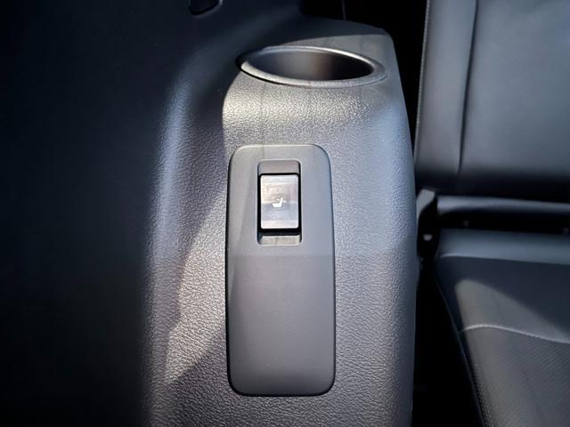 ランドクルーザープラド TX Lパッケージ ムーンルーフ/ブラックルーフレール/19インチ純正アルミホイール/モデリスタ フロントスポイラー/モデリスタ リアスカート/モデリスタリアスポイラー/純正OPウッド調ステアリング/アルパインナビ(72枚目)