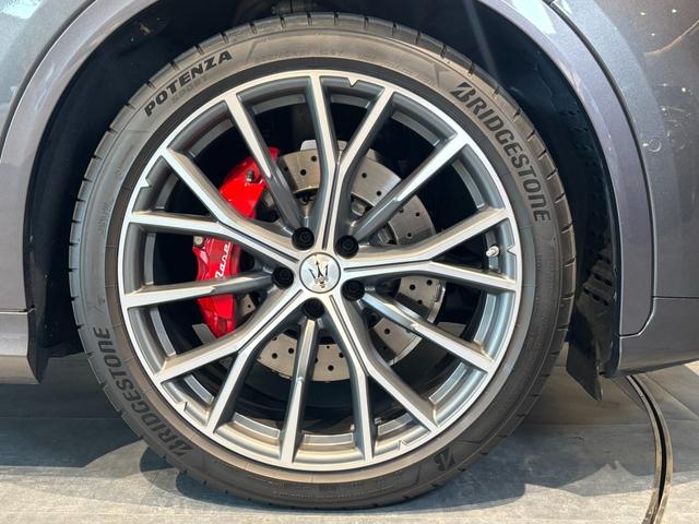 グレカーレ トロフェオ 新車保証/SonusFaberサウンド/グリージョラヴァ/ヘッドアップディスプレイ/テックアシスタンスP/ナビゲーションシステム/パノラマルーフ/マットカーボンファイバーウィーブ/ロッソスクーロ(15枚目)