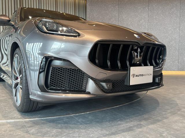 グレカーレ トロフェオ 新車保証/SonusFaberサウンド/グリージョラヴァ/ヘッドアップディスプレイ/テックアシスタンスP/ナビゲーションシステム/パノラマルーフ/マットカーボンファイバーウィーブ/ロッソスクーロ(22枚目)