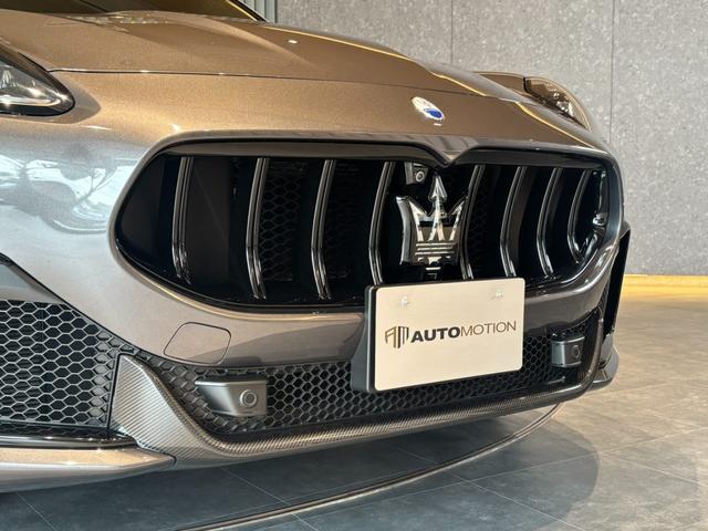 グレカーレ トロフェオ 新車保証/SonusFaberサウンド/グリージョラヴァ/ヘッドアップディスプレイ/テックアシスタンスP/ナビゲーションシステム/パノラマルーフ/マットカーボンファイバーウィーブ/ロッソスクーロ(24枚目)