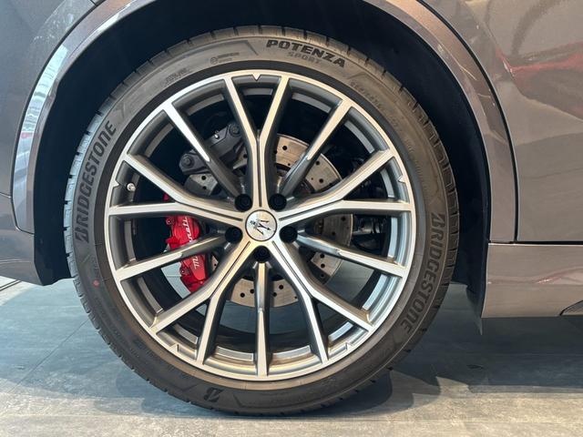 グレカーレ トロフェオ 新車保証/SonusFaberサウンド/グリージョラヴァ/ヘッドアップディスプレイ/テックアシスタンスP/ナビゲーションシステム/パノラマルーフ/マットカーボンファイバーウィーブ/ロッソスクーロ(37枚目)