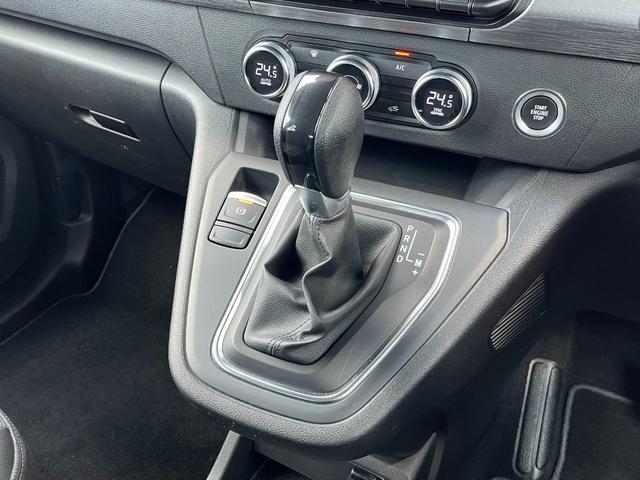 カングー インテンス　ブルーソーダライト／２０５／６０Ｒ１６／ルーフレール／バックカメラ／ディスプレイオーディオ／ＬＥＤヘッドライト／レーンキープ／クルーズコントロール／ＢＳＭ／ＥＴＣ（17枚目）