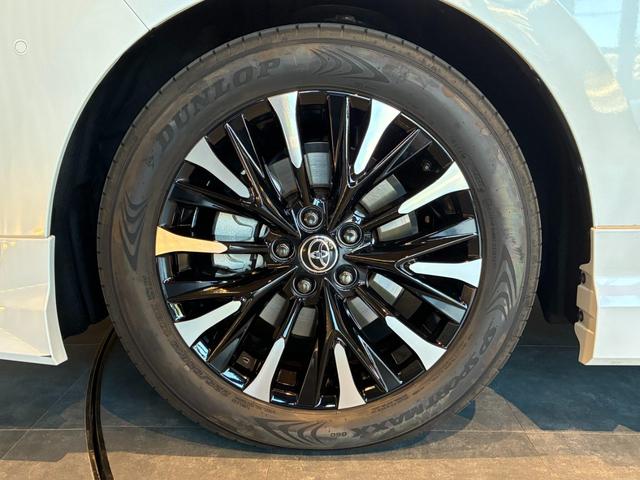 アルファードハイブリッド エグゼクティブラウンジ　ＯＰユニバーサルステップ／１９インチＡＷ／モデリスタフルエアロ＆フロントグリル／１４インチＤＡ＋ＪＢＬプレミアムサウンド／左右独立ムーンルーフ／１４インチリアエンター／デジタルインナーミラー／ＨＵＤ（6枚目）