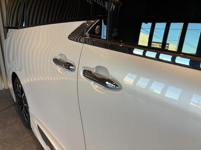 アルファードハイブリッド エグゼクティブラウンジ　ＯＰユニバーサルステップ／１９インチＡＷ／モデリスタフルエアロ＆フロントグリル／１４インチＤＡ＋ＪＢＬプレミアムサウンド／左右独立ムーンルーフ／１４インチリアエンター／デジタルインナーミラー／ＨＵＤ（30枚目）