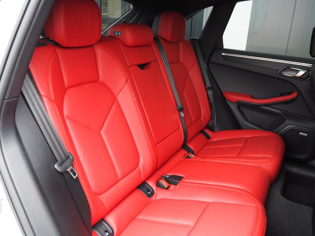 マカン マカンGTS パノラマルーフシステム/ガーネットレッド14Wayコンフォートシート(メモリーPKG)/スポーツクロノPKG/BOSEサラウンドサウンドシステム/ステアリングヒーター/スポーツデザインドアミラー(15枚目)