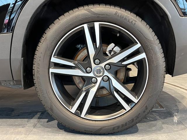 ＸＣ４０ Ｔ４　ＡＷＤ　Ｒデザイン　ｈａｒｍａｎ　ｋａｒｄｏｎプレミアムサウンド／オレンジ内装／アクティブベンディング付きＬＥＤヘッドランプ／パークアシストパイロット／ファインナッパレザーヌバックコンビシートＨＤＤナビ／ＥＴＣ／ドラレコ（32枚目）