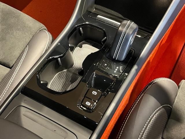 ＸＣ４０ Ｔ４　ＡＷＤ　Ｒデザイン　ｈａｒｍａｎ　ｋａｒｄｏｎプレミアムサウンド／オレンジ内装／アクティブベンディング付きＬＥＤヘッドランプ／パークアシストパイロット／ファインナッパレザーヌバックコンビシートＨＤＤナビ／ＥＴＣ／ドラレコ（54枚目）