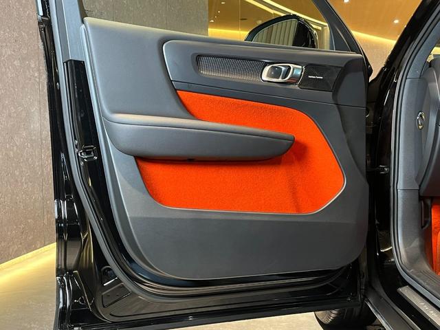 ＸＣ４０ Ｔ４　ＡＷＤ　Ｒデザイン　ｈａｒｍａｎ　ｋａｒｄｏｎプレミアムサウンド／オレンジ内装／アクティブベンディング付きＬＥＤヘッドランプ／パークアシストパイロット／ファインナッパレザーヌバックコンビシートＨＤＤナビ／ＥＴＣ／ドラレコ（66枚目）