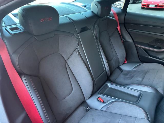 タイカン タイカンＧＴＳ　ＰＤＣＣ／ＨＵＤ／２０インチＳｐｏｒｔＡｒｅｏ／カーボンインテリアＰＫＧ／革シート／サンルーフ／グレートップウインドスクリーン／シートヒータ／ＰＯＲＳＣＨＥロゴドアカーテンライト（56枚目）