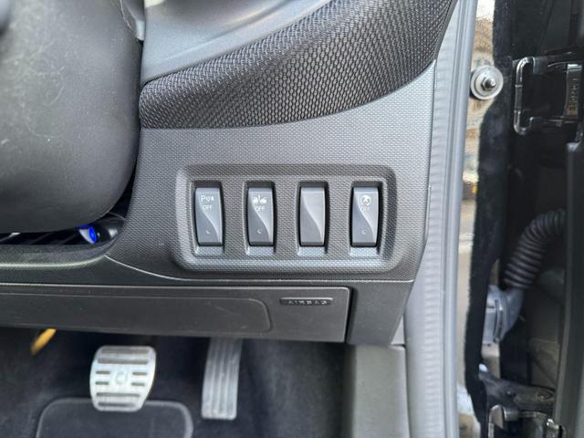 スマートフォーツークーペ ターボ　１オーナー／ナビゲーションＰＫＧ／ＤＩＮＡＭＩＣＡスポーツシート／シートヒーター／アンビエントライト／ＬＥＤアダプティブ／１８ＡＭＧ５ツインスポーク／レザーステアリング／ブラックメッシュ（53枚目）