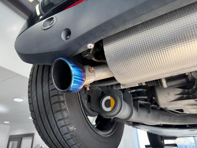 スマートフォーツークーペ ターボ　１オーナー／ナビゲーションＰＫＧ／ＤＩＮＡＭＩＣＡスポーツシート／シートヒーター／アンビエントライト／ＬＥＤアダプティブ／１８ＡＭＧ５ツインスポーク／レザーステアリング／ブラックメッシュ（68枚目）