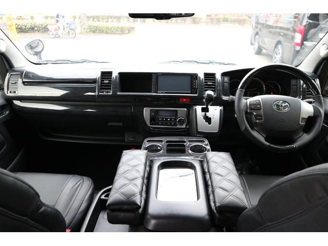GL 3列目後ろ向き2名対面ラウンジ家具フロアフローリング施工IFUUカスタムコンプリートTYPE3バケットシートカバー地ナビフリップダウンモニターウッドインテリア車中泊アウトドア仕様(17枚目)