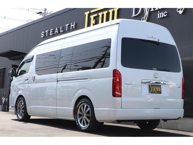 新車外し！ハイエース　フロントグリル！ トヨタ - 【新車外し】アースカラーパッケージ純正 フロント