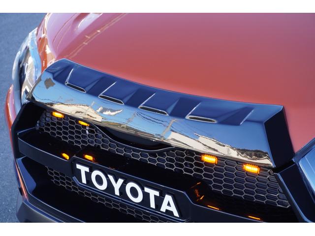 プロボックス ハイブリッドＦ　カスタムギアコンプリートＤｙｎａｓｔｙ前後バンパーＬＥＤプロジェクターヘッドライトＲＴタイヤヴィンテージレザーシートカバーＤピラースピーカーゼブラウッドインテリア助手席テーブルセンターコンソール（19枚目）