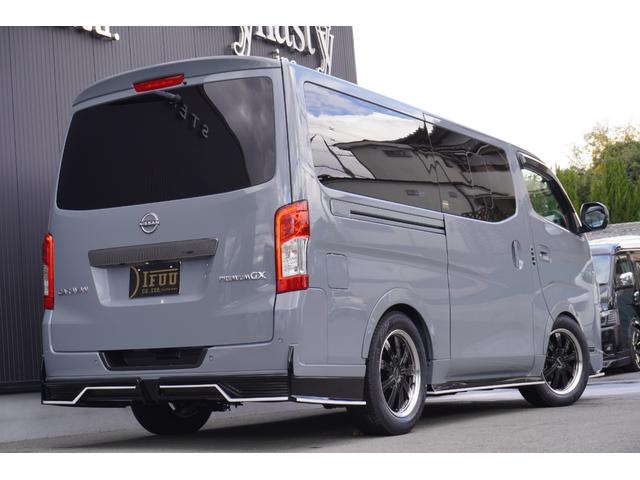 キャラバン ロンググランドプレミアムＧＸ　ＤｙｎａｓｔｙＧＴ－ｖフルエアロカスタムコンプリートオーバーフェンダー１７ｉｎアルミバケットシートカバーベットキット重歩行用フロアシートラゲッジサイドテーブル地ナビ後席モニターセンターコンソール（21枚目）