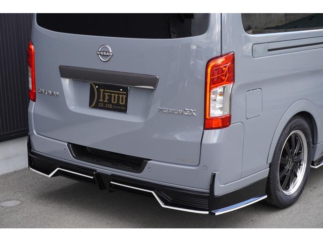 キャラバン ロンググランドプレミアムＧＸ　ＤｙｎａｓｔｙＧＴ－ｖフルエアロカスタムコンプリートオーバーフェンダー１７ｉｎアルミバケットシートカバーベットキット重歩行用フロアシートラゲッジサイドテーブル地ナビ後席モニターセンターコンソール（23枚目）