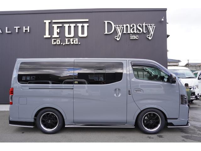 キャラバン ロンググランドプレミアムＧＸ　ＤｙｎａｓｔｙＧＴ－ｖフルエアロカスタムコンプリートオーバーフェンダー１７ｉｎアルミバケットシートカバーベットキット重歩行用フロアシートラゲッジサイドテーブル地ナビ後席モニターセンターコンソール（28枚目）