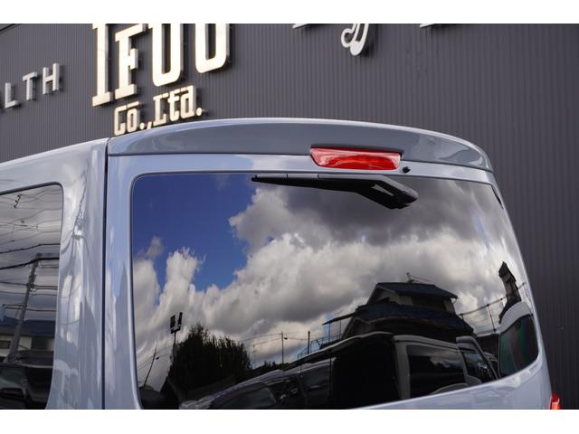 キャラバン ロンググランドプレミアムＧＸ　ＤｙｎａｓｔｙＧＴ－ｖフルエアロカスタムコンプリートオーバーフェンダー１７ｉｎアルミバケットシートカバーベットキット重歩行用フロアシートラゲッジサイドテーブル地ナビ後席モニターセンターコンソール（30枚目）