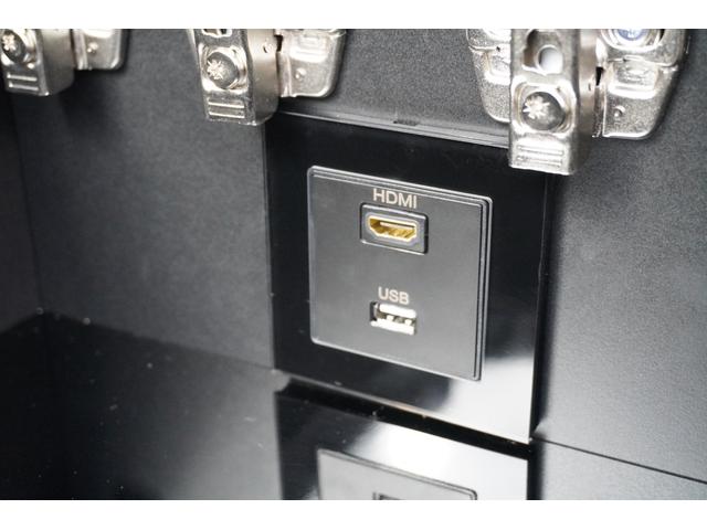 キャラバン ロンググランドプレミアムＧＸ　ＤｙｎａｓｔｙＧＴ－ｖフルエアロカスタムコンプリートオーバーフェンダー１７ｉｎアルミバケットシートカバーベットキット重歩行用フロアシートラゲッジサイドテーブル地ナビ後席モニターセンターコンソール（67枚目）