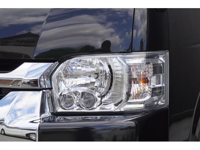 ハイエースワゴン ＧＬ　登録済未使用車３列目対面ラウンジベッド家具オプションベッドフローリングテーブルカスタムコンプリートＩＦ－ＷＢ８フルフラット対面ラウンジアルパインＢＩＧＸ１１ナビ後席１２．８モニターセンターコンソール（9枚目）