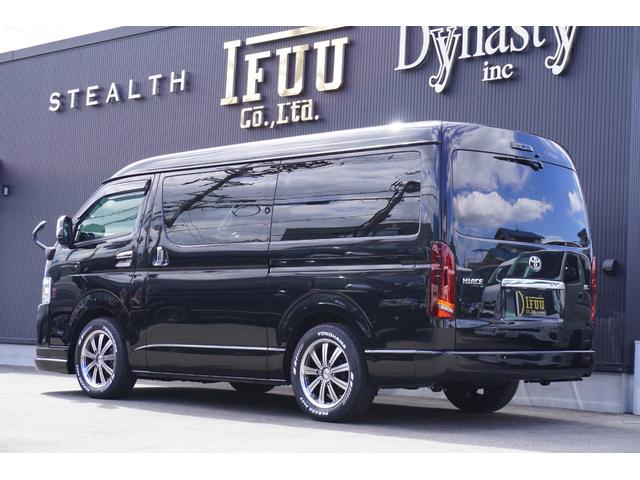 ハイエースワゴン ＧＬ　登録済未使用車３列目対面ラウンジベッド家具オプションベッドフローリングテーブルカスタムコンプリートＩＦ－ＷＢ８フルフラット対面ラウンジアルパインＢＩＧＸ１１ナビ後席１２．８モニターセンターコンソール（20枚目）