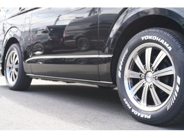 ハイエースワゴン ＧＬ　登録済未使用車３列目対面ラウンジベッド家具オプションベッドフローリングテーブルカスタムコンプリートＩＦ－ＷＢ８フルフラット対面ラウンジアルパインＢＩＧＸ１１ナビ後席１２．８モニターセンターコンソール（21枚目）