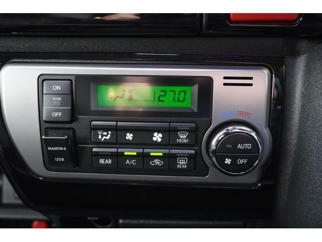 ハイエースワゴン ＧＬ　登録済未使用車３列目対面ラウンジベッド家具オプションベッドフローリングテーブルカスタムコンプリートＩＦ－ＷＢ８フルフラット対面ラウンジアルパインＢＩＧＸ１１ナビ後席１２．８モニターセンターコンソール（54枚目）