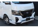 キャラバン ロンググランドプレミアムＧＸ　カスタムコンプリートバンパープロテクターブラックＬＥＤヘッドライトオーバーフェンダー１８ｉｎアルミバケットシートカバーベッドキット地ナビ後席モニターミラーリングセンターコンソール重歩行用フロアシート（4枚目）