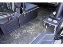ＧＬ　登録済未使用車３列目対面ラウンジベッド家具オプションベッドフローリングテーブルカスタムコンプリートＩＦ－ＷＢ８フルフラット対面ラウンジアルパインＢＩＧＸ１１ナビ後席１２．８モニターセンターコンソール（43枚目）